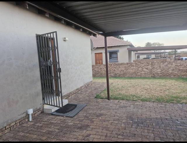 2 BEDROOM TOWNHOUSE FOR SALE IN CHANTELLE